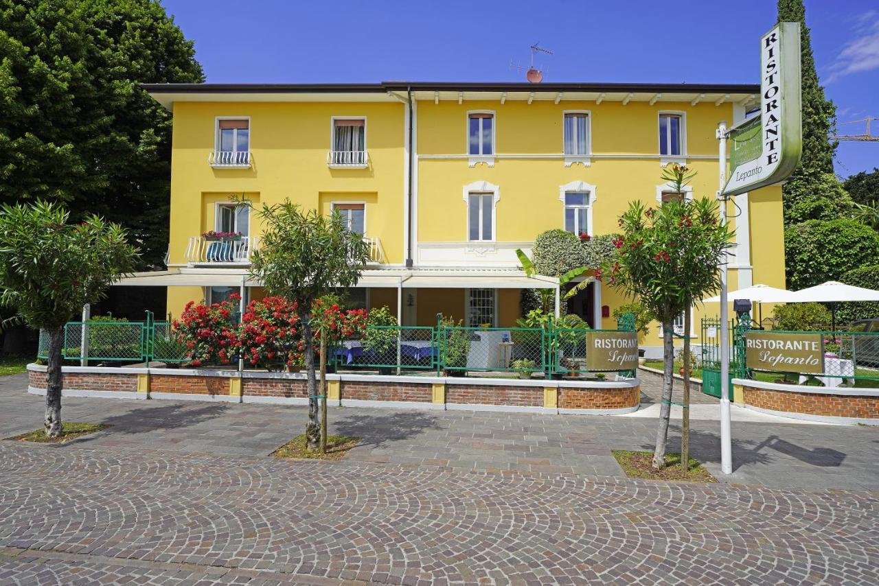 Hotel Ristorante Lepanto Saló Exterior foto