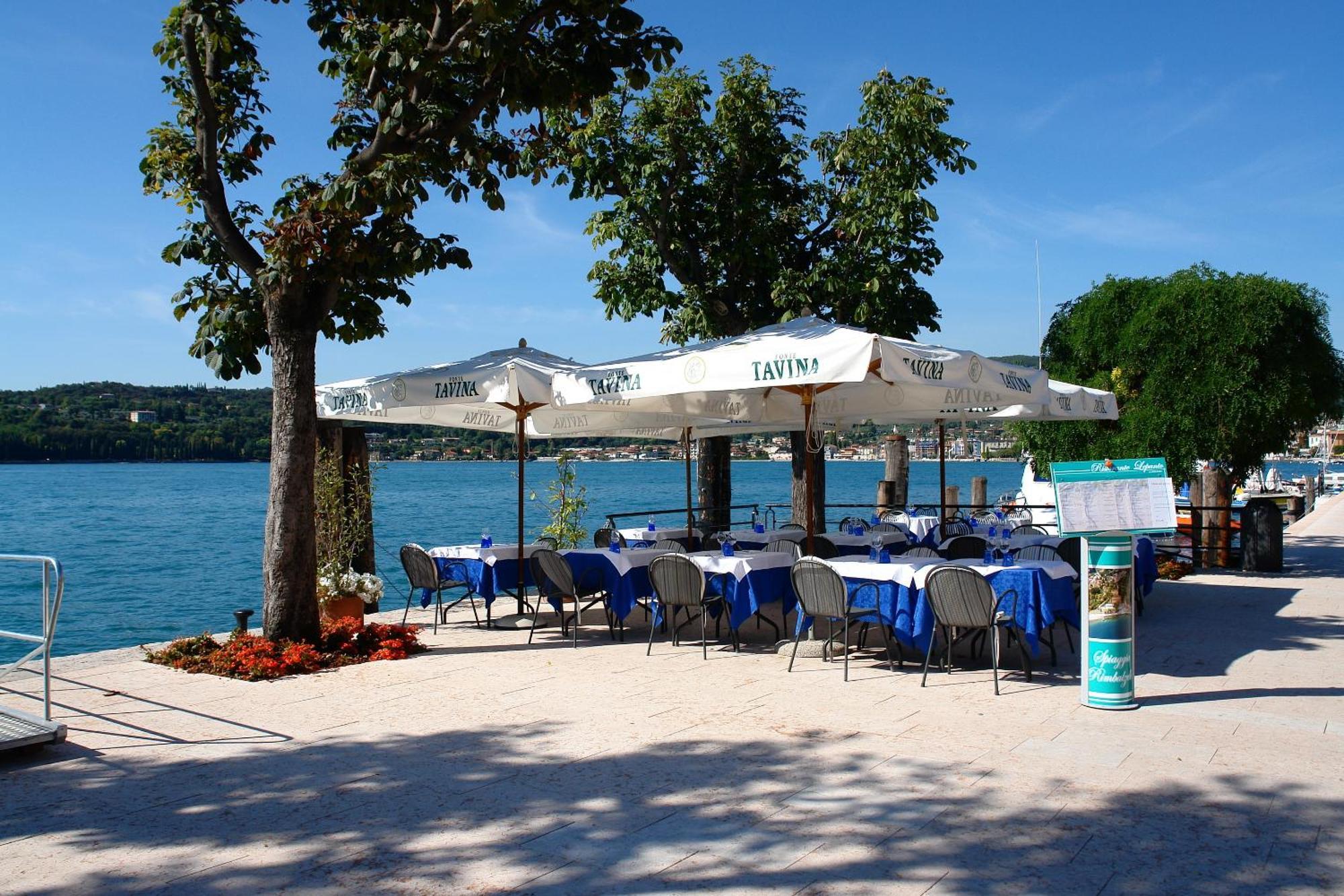 Hotel Ristorante Lepanto Saló Exterior foto